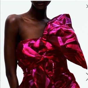 Short Bow Front Dress; H&M Innovation Circular Design Collectio